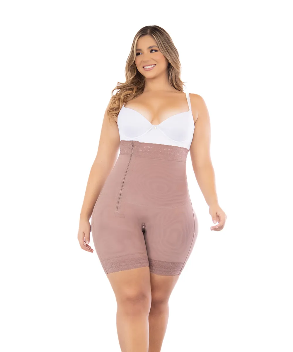 Pantyhose shaping girdle with firm abdominal control and adjustable lace