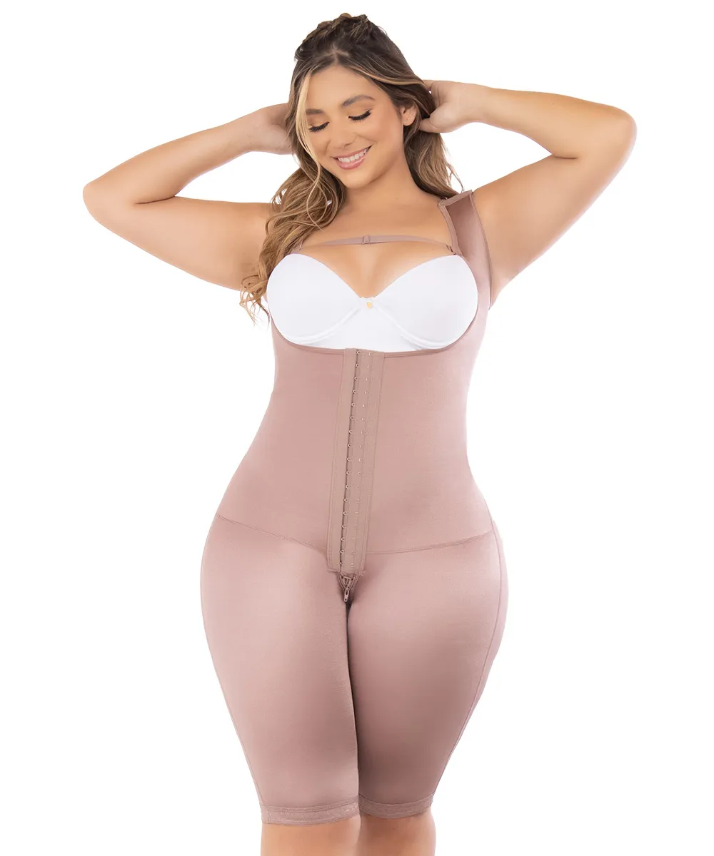 Post-surgical compression garment for first use with medium control and 360 fit shaping effect